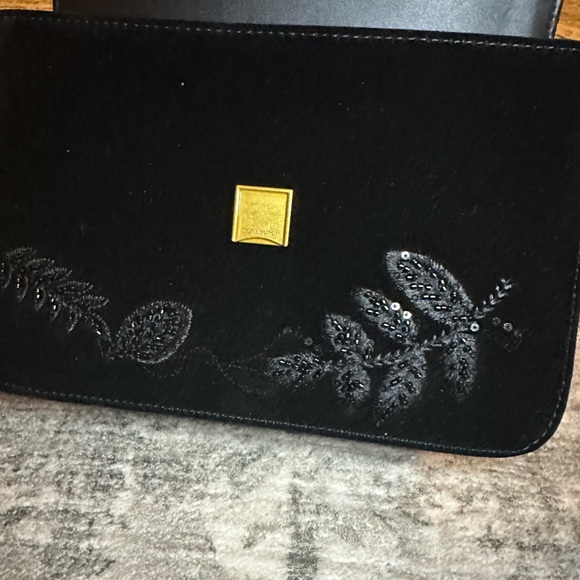 Black Embossed Women Bag - Picture 3 of 6